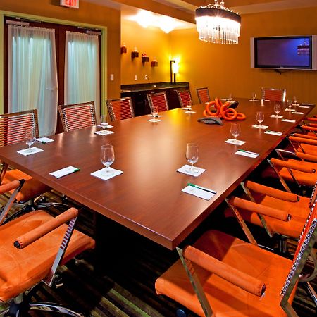 Holiday Inn Hotel & Suites Ocala Conference Center By Ihg Bagian luar foto